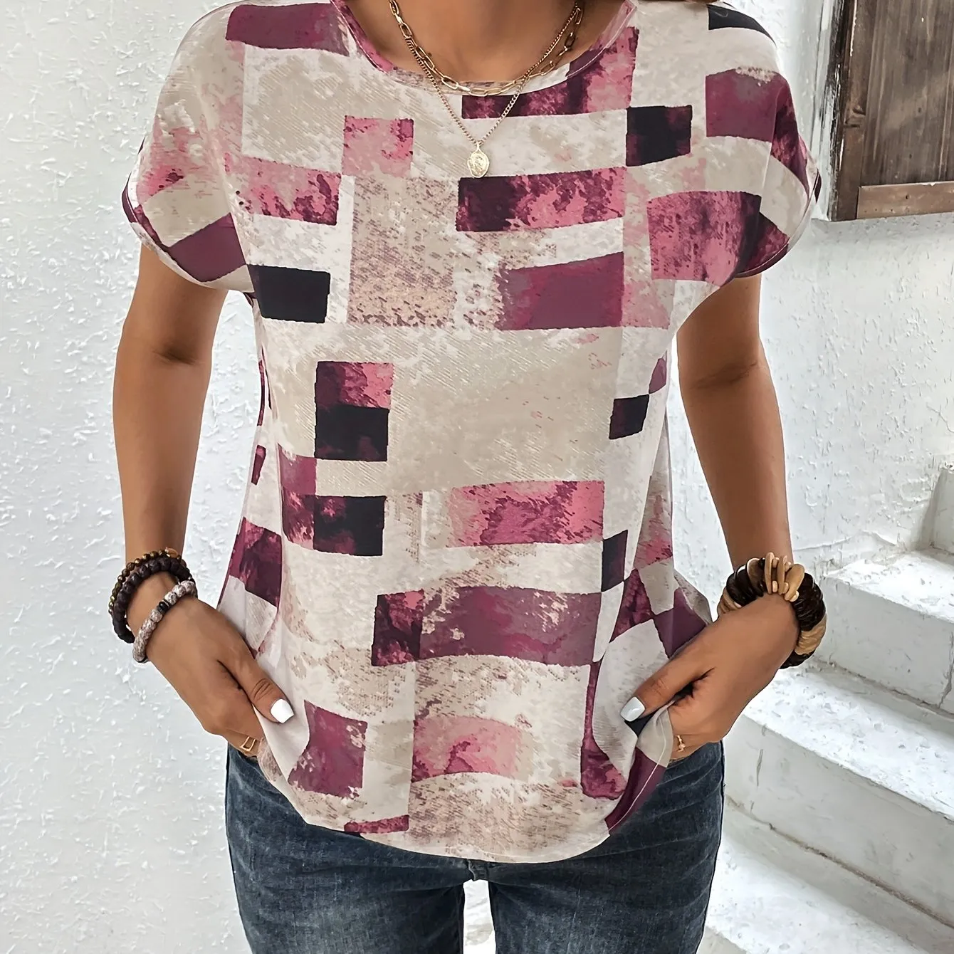 Women's Chic Geometric Aztec Print T-Shirt - Casual Crew Neck, Durable Non-Stretch Fabric, Ideal for Summer Wear